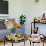Helle 80m 3-zimmer Naehe Salzburg By Interhome Apartment