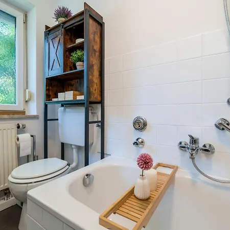 Apartment Helle 80m 3-zimmer Naehe Salzburg By Interhome