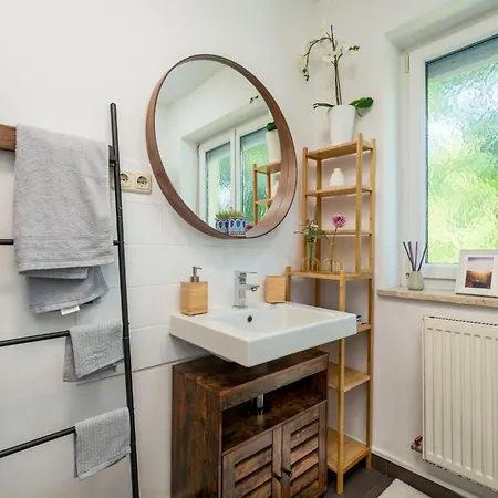 Helle 80m 3-zimmer Naehe Salzburg By Interhome Apartment *