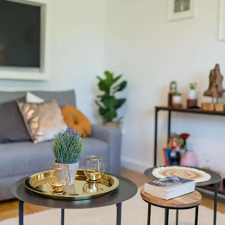 Helle 80m 3-zimmer Naehe Salzburg By Interhome Apartmán